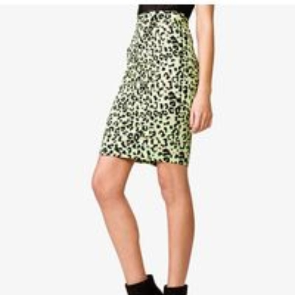 Forever 21 Dresses & Skirts - NWOT Forever 21 Knee Length Animal Print Skirt